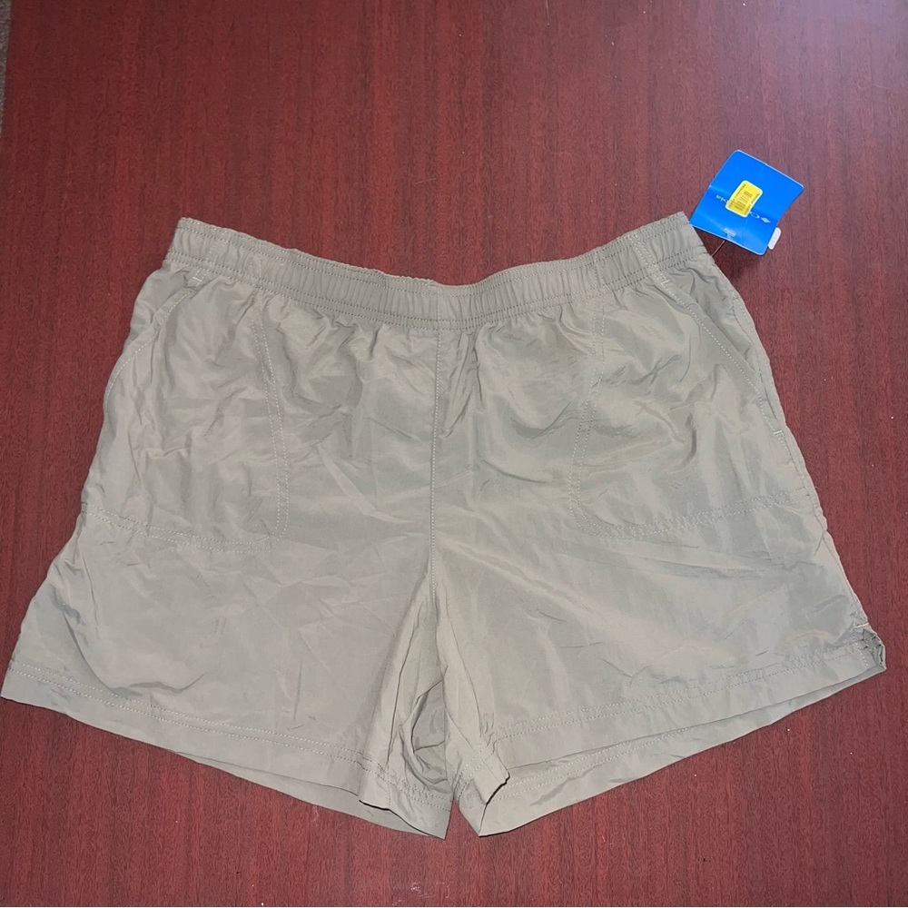 Columbia Women's Cargo Shorts - Green